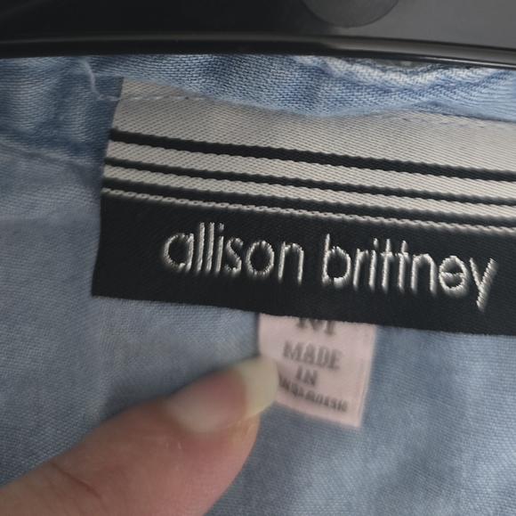 Alisson Brittney Sleeveless Denim Button-Down Dress - Picture 12 of 13